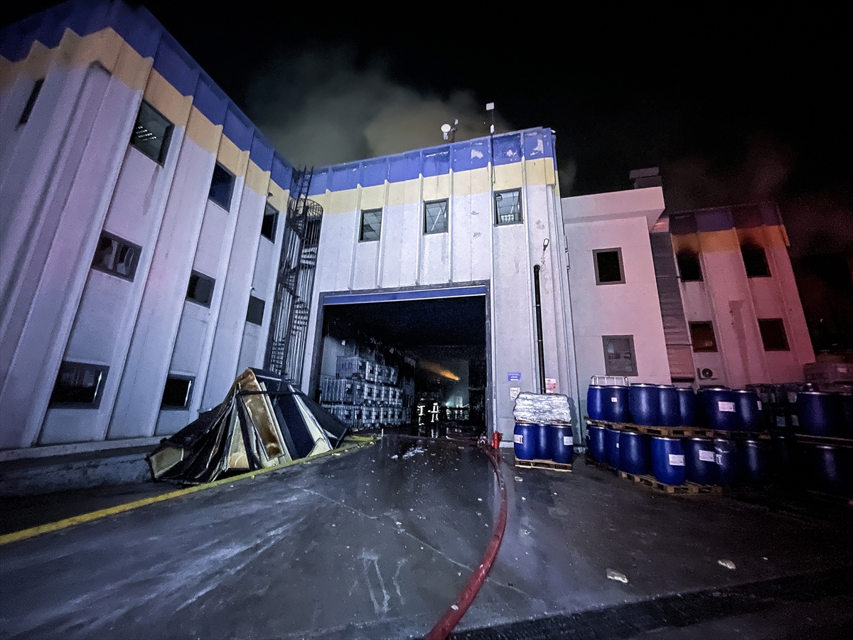 GÜNCELLEME 2 – Bursa'da fabrikada çıkan yangın söndürüldü