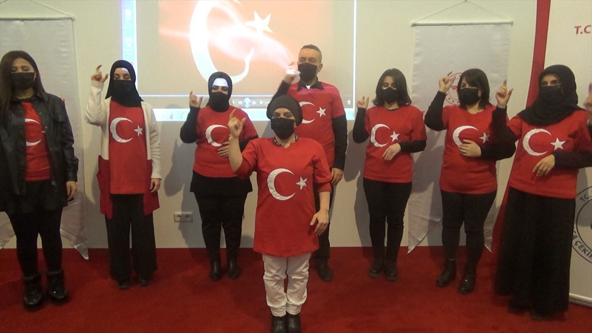 BURSA (AA) – Bursa'da işitme engelli vatandaşlarla daha etkili iletişim