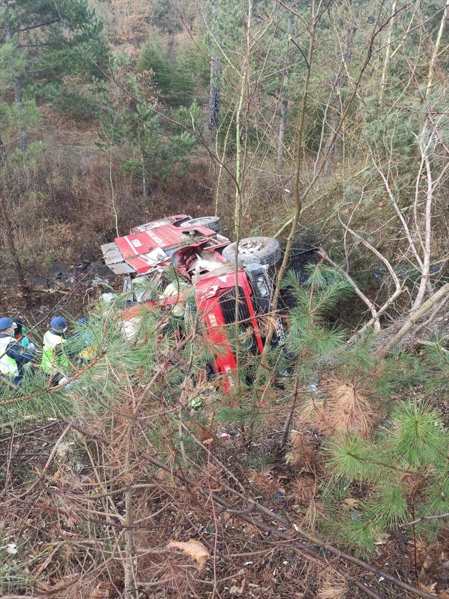 GÜNCELLEME – Bursa'da trafik kazasında 4 itfaiye personeli hayatını kaybetti
