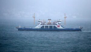 ÇANAKKALE (AA) – Çanakkale Boğazı'nda etkili olan fırtına deniz ulaşımında