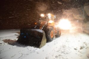 DİYARBAKIR (AA) – Diyarbakır-Siverek kara yolunda kar ve tipi nedeniyle