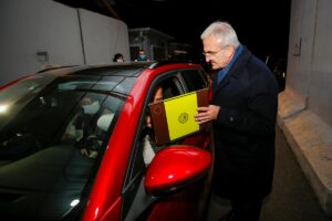 DİYARBAKIR (AA) – Diyarbakır Valisi Münir Karaloğlu, yılbaşında görev yapan