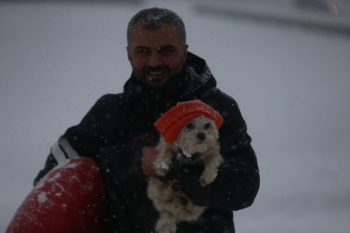 Sakarya ve Düzce'de karın keyfini çocuklar çıkardı