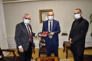 EDİRNE (AA) – Keşan Belediyesi geri dönüşüm atölyesinde hurda malzemelerden