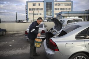 ANKARA (AA) – Sokak köpeğiyle "boks yaptığı" görüntüleri sosyal medyada