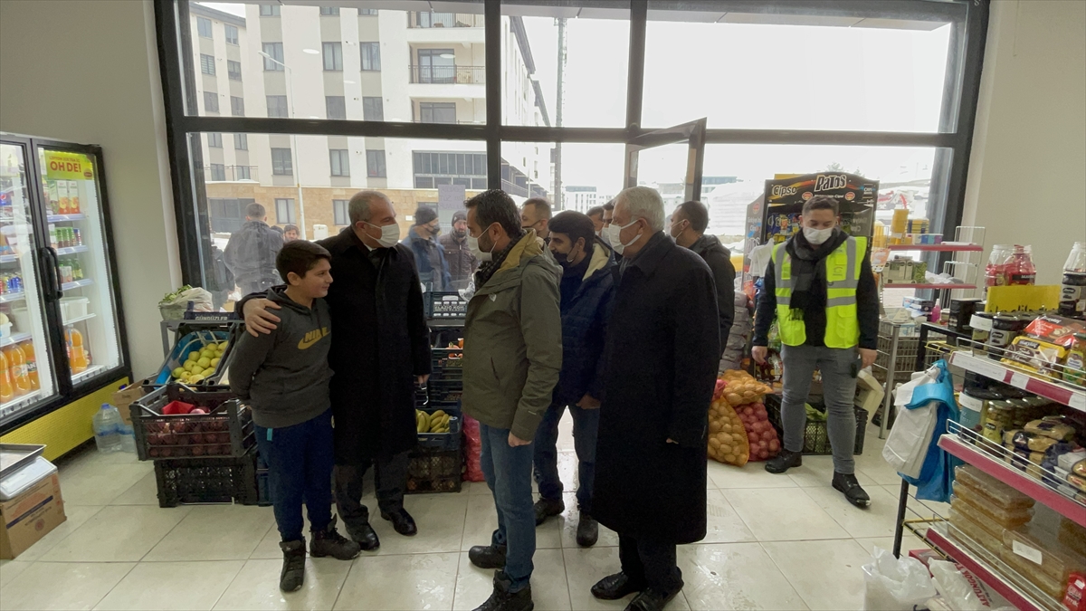 Elazığ'da hak sahibi depremzedeler konut ve iş yerlerine kavuştu