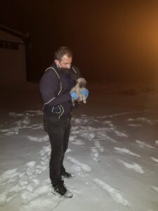 ERZURUM (AA) – Erzurum'da Büyükşehir Belediyesi ekipleri donmak üzere olan