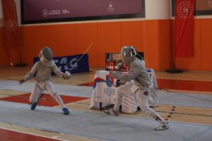 EDİRNE (AA) – Türkiye Eskrim Federasyonunun Edirne'de düzenlediği kılıç turnuvası