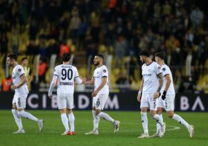 - Fenerbahçe: 1 - Adana Demirspor: 1 (İlk yarı)