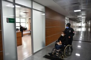 GAZİANTEP (AA) – Gaziantep Cumhuriyet Başsavcılığınca, adliye binasına gelen engelli,