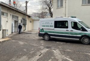 GAZİANTEP (AA) – Gaziantep'in Şahinbey ilçesinde eşi tarafından bıçaklanan 3