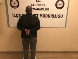 GAZİANTEP (AA) – Gaziantep'te havalı tabancayla ateş ederek otomobillere zarar