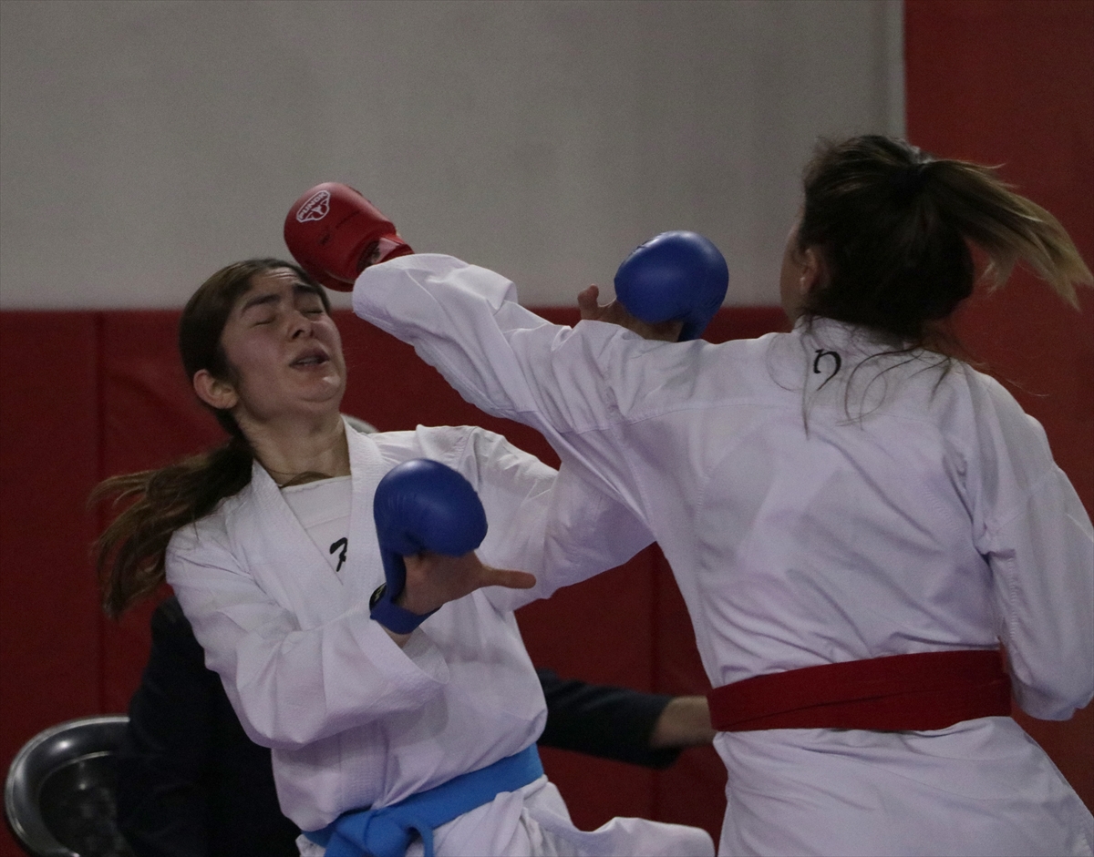 Gaziantep'teki İşitme Engelliler Karate ve Tekvando Türkiye Şampiyonası devam ediyor