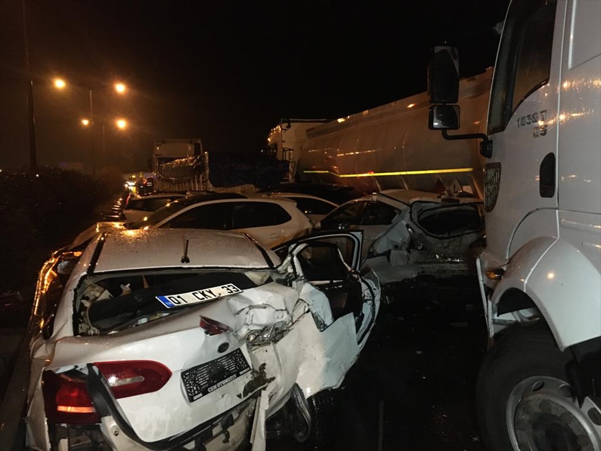 Gaziantep'teki zincirleme trafik kazasında 8 kişi yaralandı