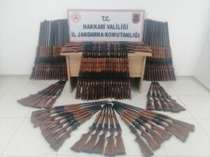 HAKKARİ (AA) – Hakkari'nin Derecik ilçesi kırsalında 100 av tüfeği