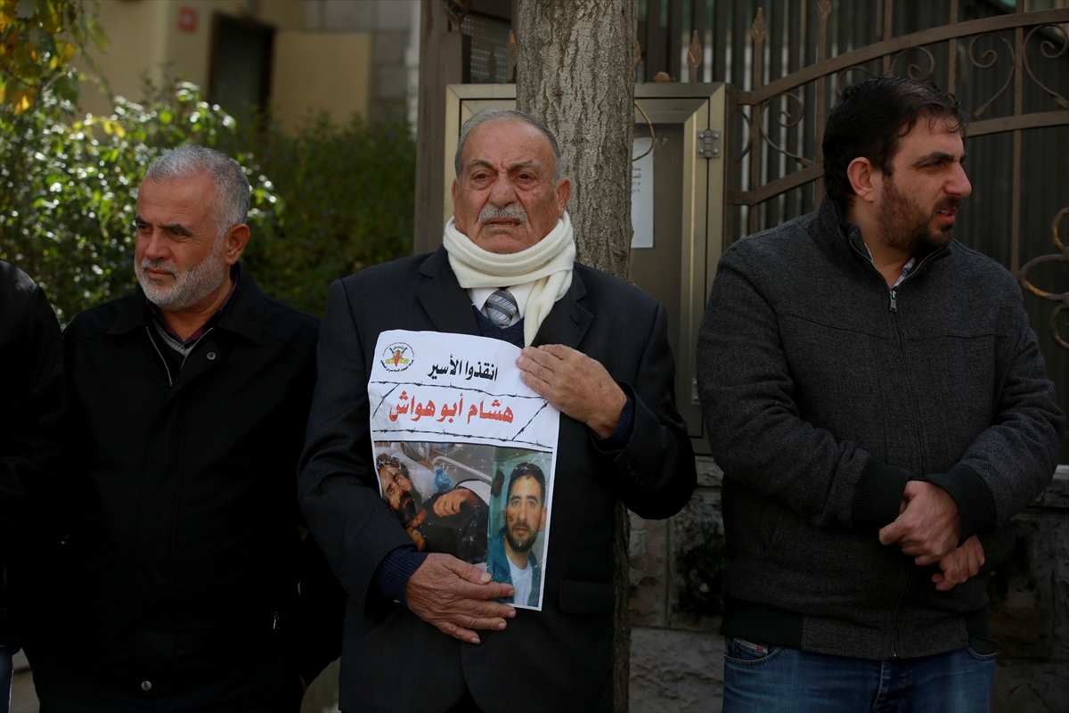 İsrail Hapishanesinde 141 gündür açlık grevinde olan Ebu Hevaş'a memleketinden “grev” desteği