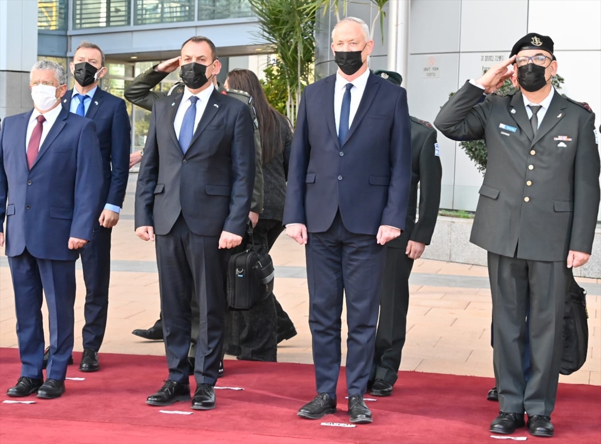İsrail Savunma Bakanı Gantz, Yunan mevkidaşı Panagiotopoulos ile görüştü