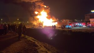 İSTANBUL (AA) – İstanbul'un Arnavutköy ilçesindeki bir köpük fabrikasında çıkan