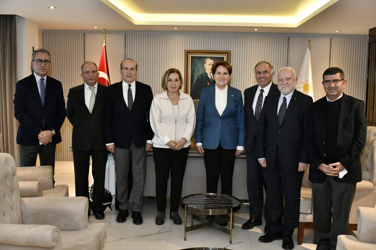 İYİ Parti Genel Başkanı Akşener, Basın Konseyi Başkanı Türenç'i kabul etti
