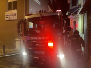 İZMİR (AA) – İzmir'in Konak ilçesindeki bir evde çıkan yangın