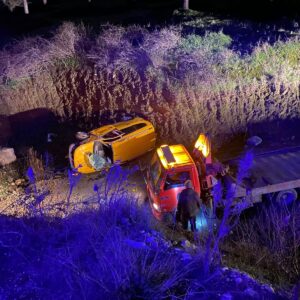 İZMİR (AA) – İzmir'in Tire ilçesinde taksinin devrilmesi sonucu 3