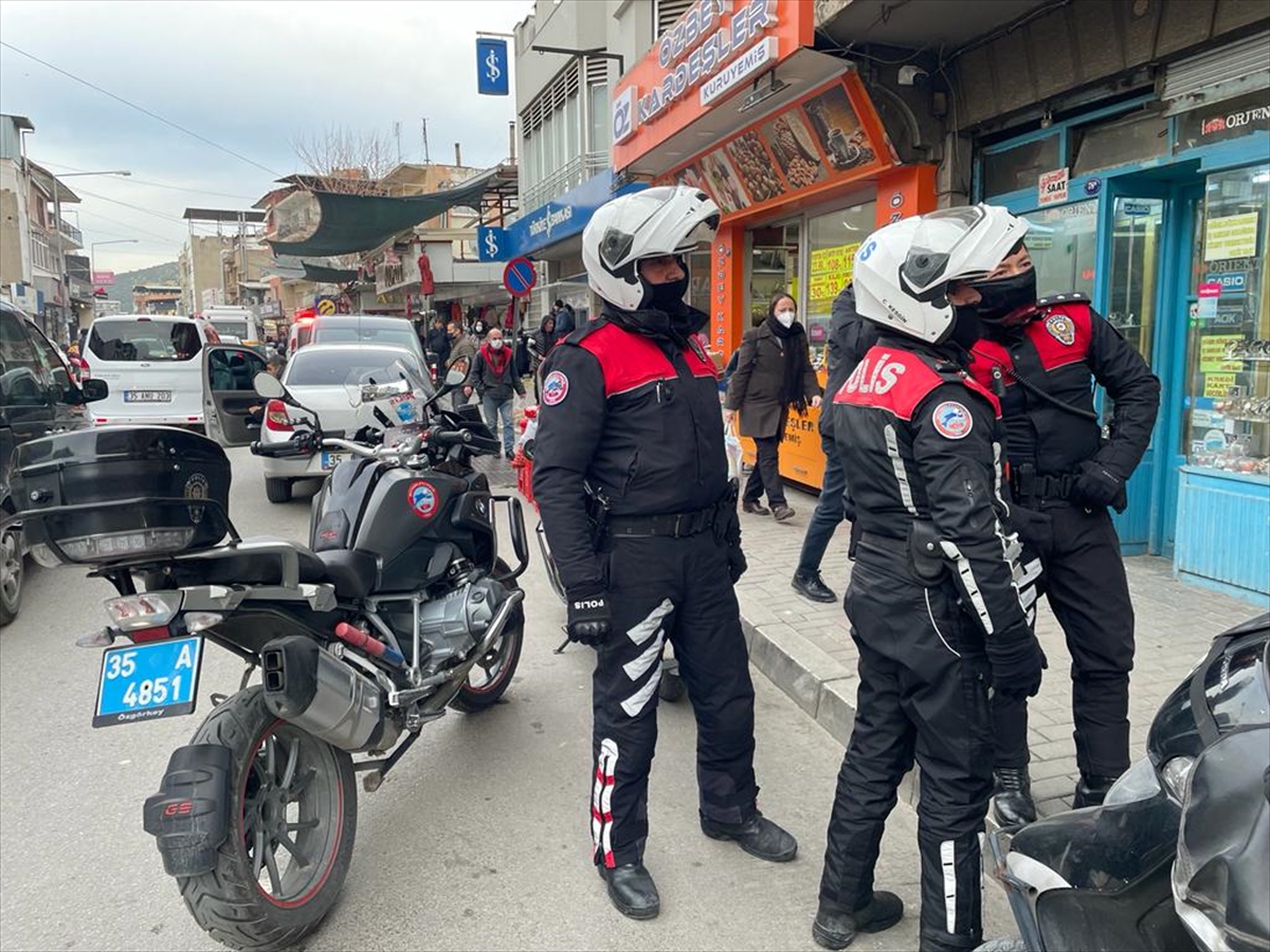 İzmir'de kuyumcu dükkanındaki altınları gasbeden şüpheli kayıplara karıştı