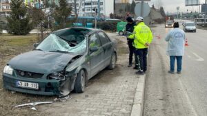 KARABÜK (AA) – Karabük'te yolun karşısına geçmeye çalışan üniversite öğrencisi,