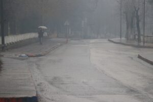 KARABÜK (AA) – Karabük'te sis, ulaşımı ver günlük yaşamı olumsuz