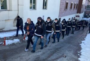 KAYSERİ (AA) – Kayseri merkezli 3 ilde düzenlenen gümrük kaçağı