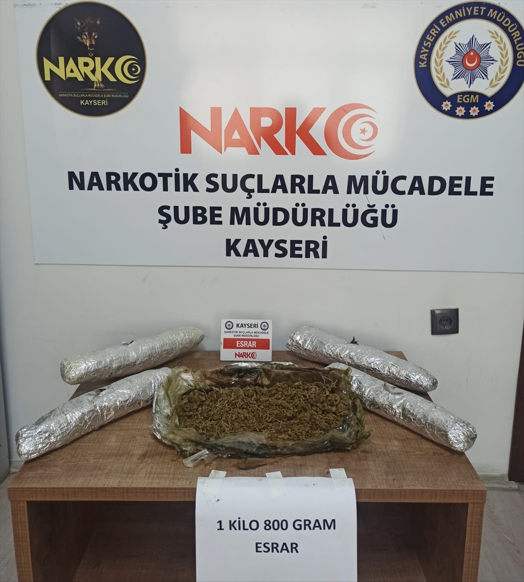 Kayseri'de otomobilde 1 kilo 800 gram esrar ele geçirildi