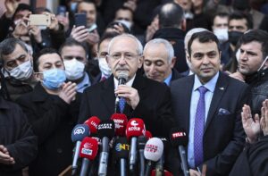 ANKARA (AA) – CHP Genel Başkanı Kemal Kılıçdaroğlu, apartman görevlilerine