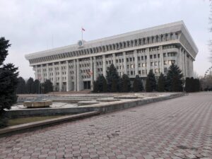 BİŞKEK (AA) – Kırgızistan'ın Kazakistan'a asker göndermesinin yolunu açan tezkere,