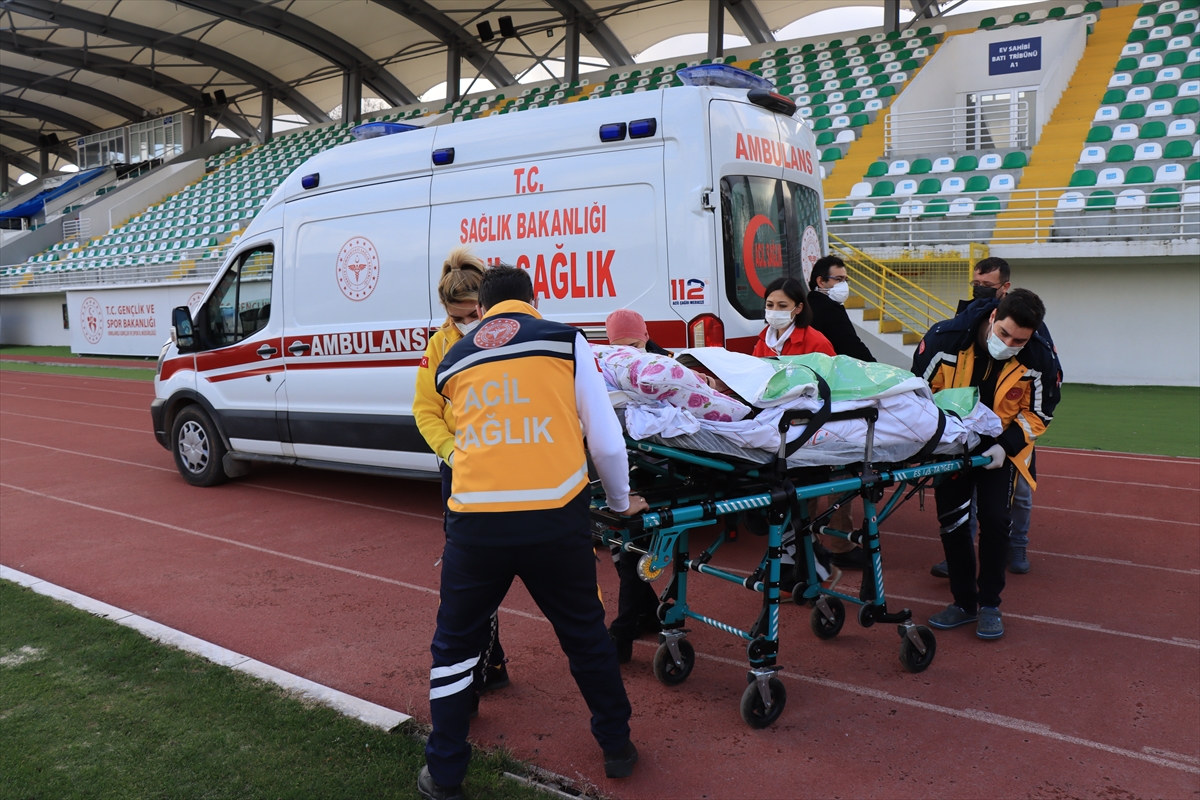 Kırklareli'nde 76 yaşındaki hasta hava ambulansıyla İstanbul'a sevk edildi