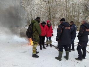 KIRKLARELİ (AA) – Kırklareli'nde ormanlık alanda kaybolan 3'ü yabancı uyruklu