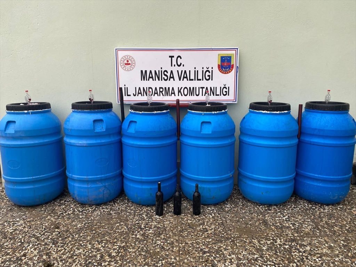Manisa'da 1320 litre kaçak şarap ele geçirildi