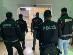 MERSİN (AA) – Mersin'de, polis ekiplerince günübirlik ev kiralama işlemlerine