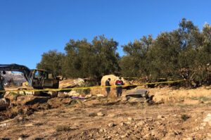 MERSİN (AA) – Mersin'in Mut ilçesinde, üzerine iş makinesinin parçası