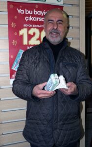 - "Çıkan müşterimizin parasını iyi günlerde harcamasını dileriz"