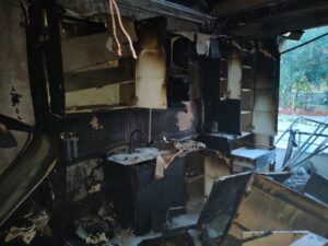 MUĞLA (AA) – Muğla'nın Dalaman ilçesinde apartmanda çıkan yangında dumandan