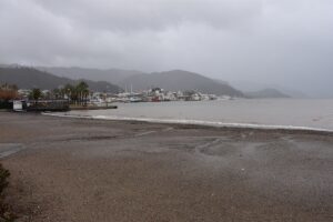 MUĞLA (AA) – Muğla ve ilçelerinde etkili olan sağanak, yaşamı