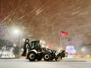 - Muğla-Denizli ve Muğla-Antalya kara yolunda araç geçişlerine izin verilmiyor