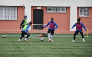 HAKKARİ (AA) – SAYİM HARMANCİ – Turkcell Kadın Futbol Süper