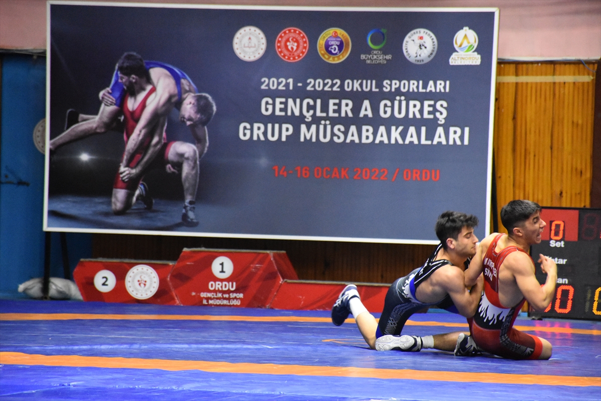 Okul Sporları Gençler A Güreş Grup Müsabakaları Ordu'da başladı