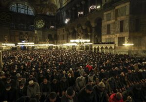İSTANBUL (AA) – Diyanet İşleri Başkanı Ali Erbaş, "Milletimiz sabah
