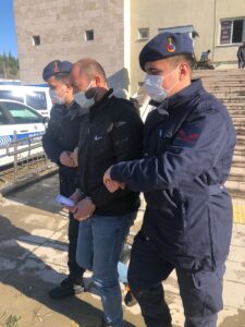 SAKARYA (AA) – Sakarya'nın Erenler ilçesinde bir evden para ve