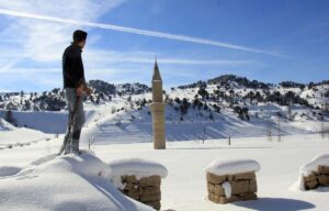SİVAS (AA) – Sivas'ın Hafik ilçesindeki Pusat-Özen Barajı'nın yüzeyi soğuk