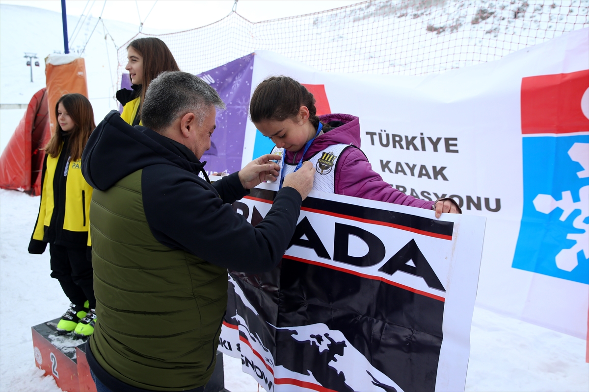 Snowboard 1. Etap Yarışları Erciyes'te tamamlandı