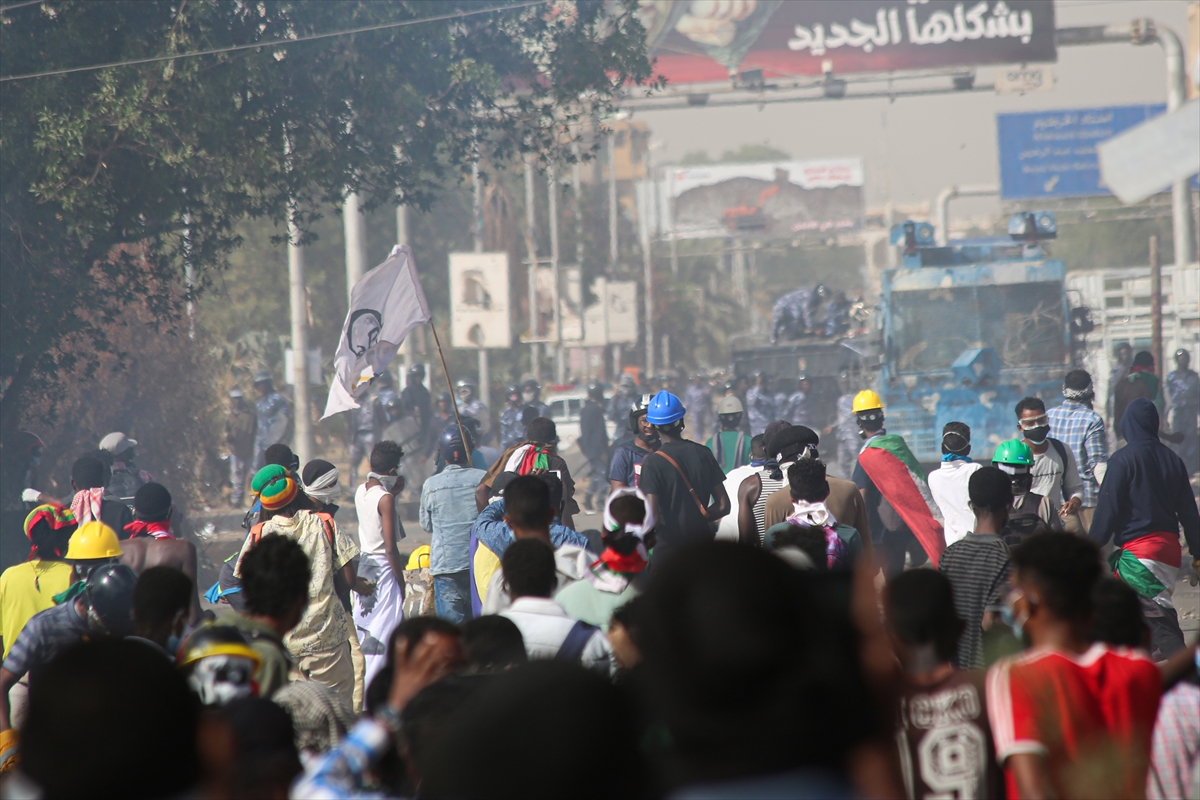 Sudan’da askeri darbe karşıtı gösterilerde 7 kişi hayatını kaybetti