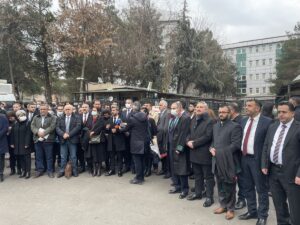 - Firari terörist Uğur Yakışır'ın da aralarında bulunduğu 4 sanığın