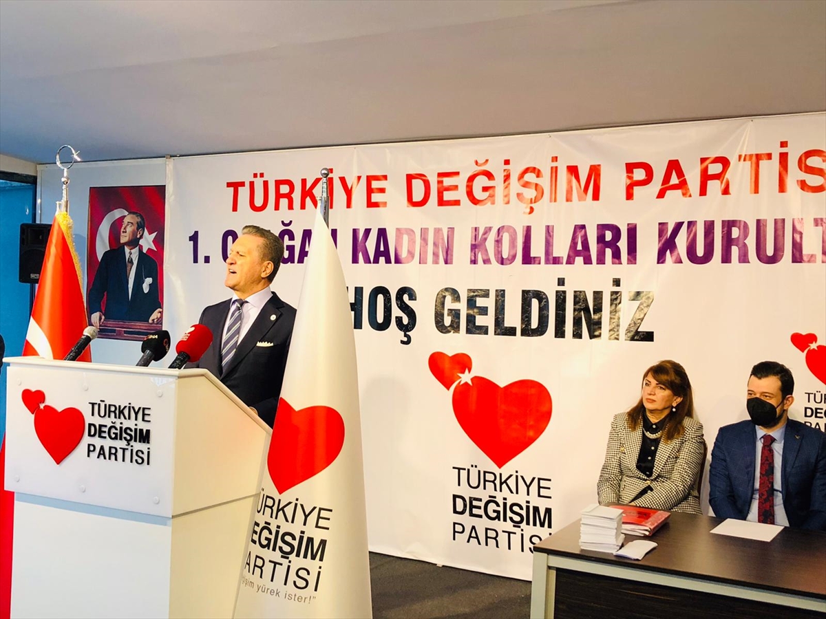 TDP Genel Başkanı Sarıgül, partisinin Kadın Kolları Kurultayı'nda konuştu: